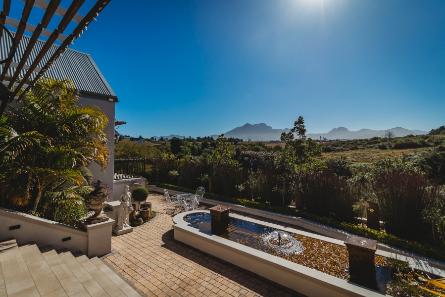 3 Bedroom Property for Sale in Kraaibosch Manor Western Cape